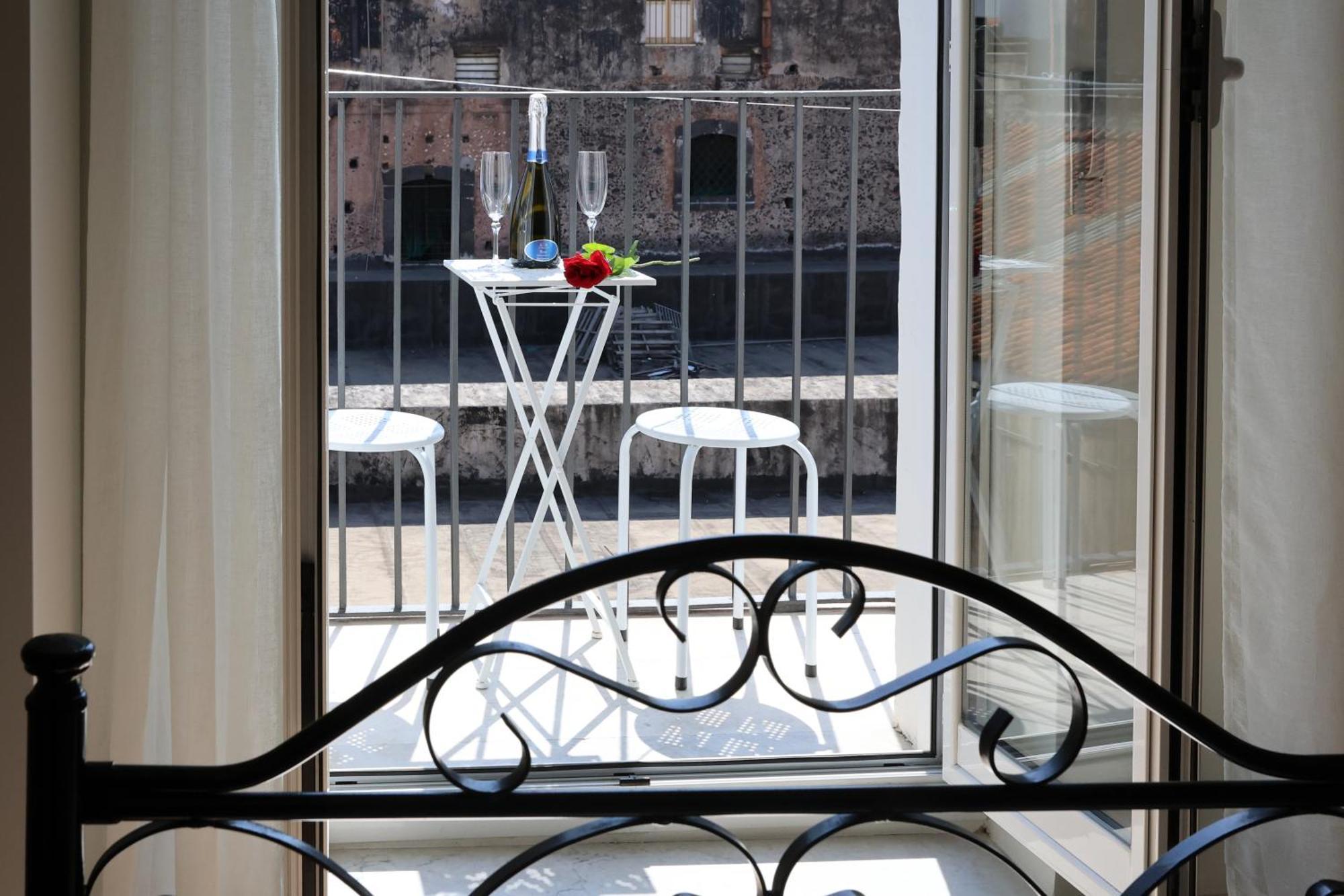 Casa Del Sole Apartment Катания Екстериор снимка