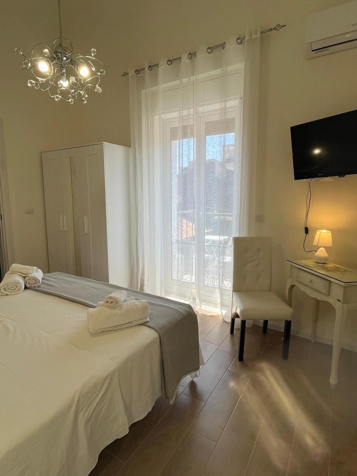 Casa Del Sole Apartment Катания Екстериор снимка