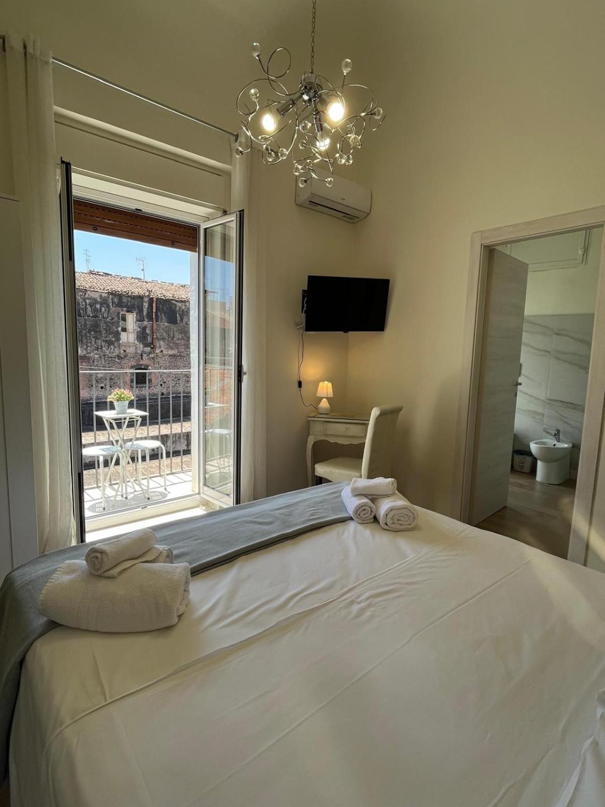 Casa Del Sole Apartment Катания Екстериор снимка